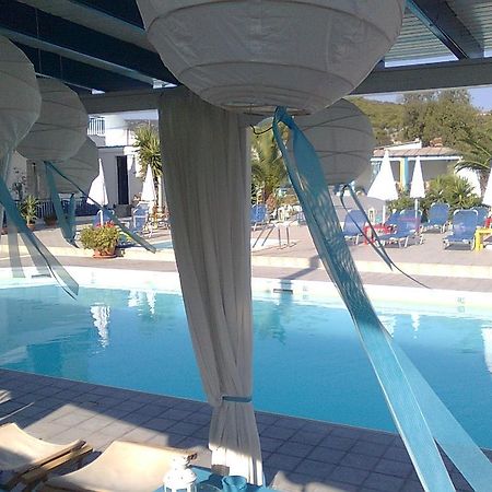 Helios Hotel Agia Marina  Zewnętrze zdjęcie