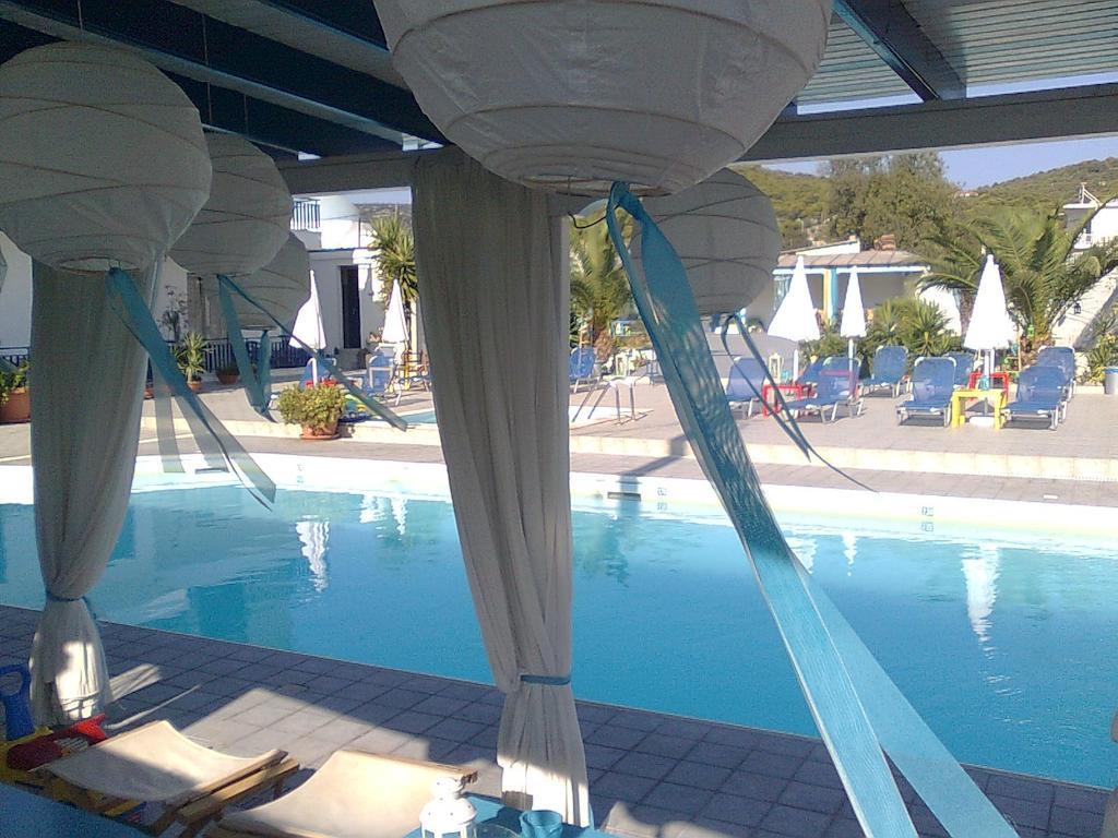 Helios Hotel Agia Marina  Zewnętrze zdjęcie